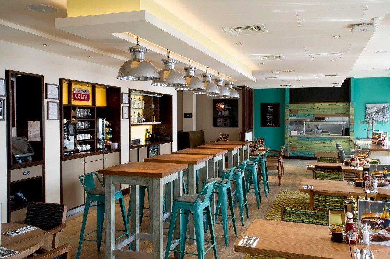 Premier Inn Perth City Centre Екстериор снимка