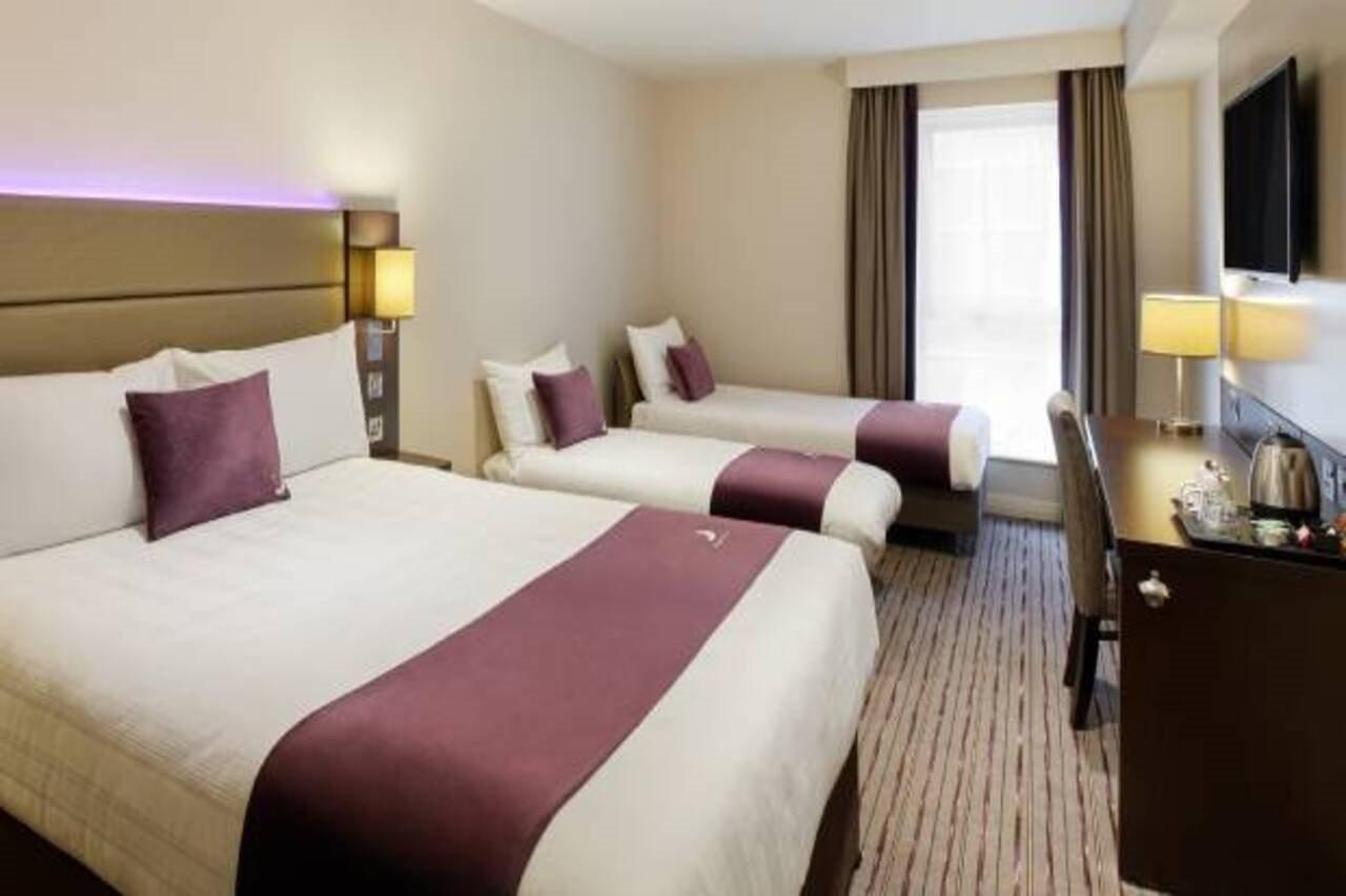 Premier Inn Perth City Centre Екстериор снимка