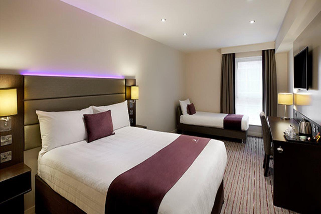 Premier Inn Perth City Centre Екстериор снимка