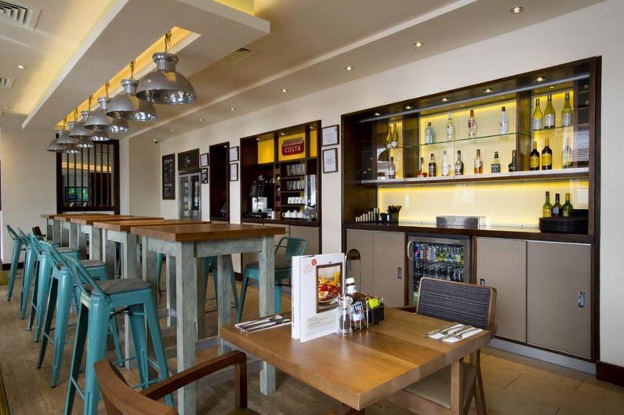Premier Inn Perth City Centre Екстериор снимка