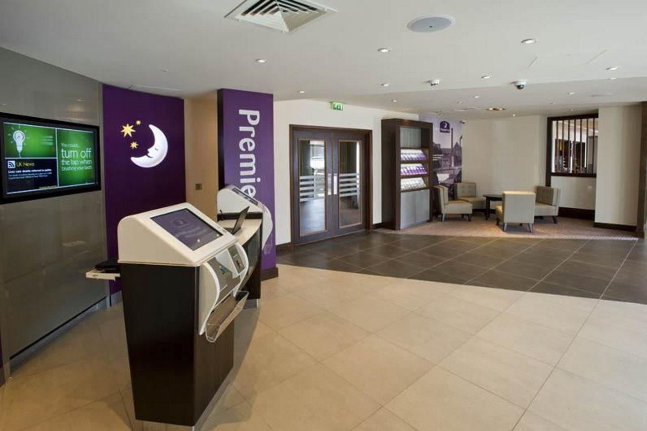 Premier Inn Perth City Centre Екстериор снимка